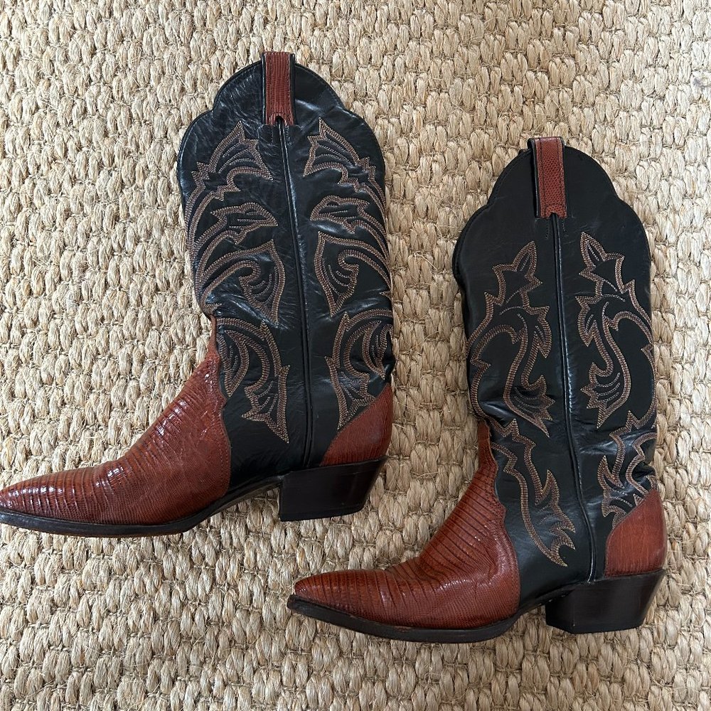 Barely worn Authentic Tony Llama Cowgirl Boots